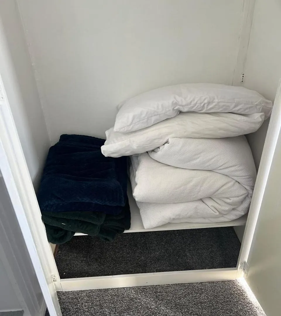 Spacious Three Bed-Room House With Free Parking Nottingham