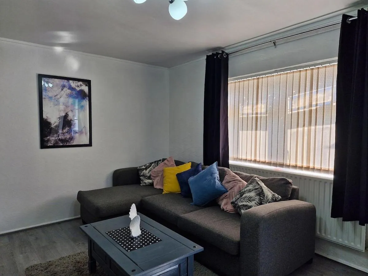 Spacious Three Bed-Room House With Free Parking Nottingham