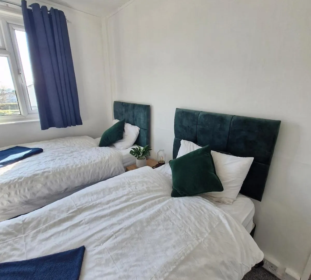 Spacious Three Bed-Room House With Free Parking Nottingham Holiday home