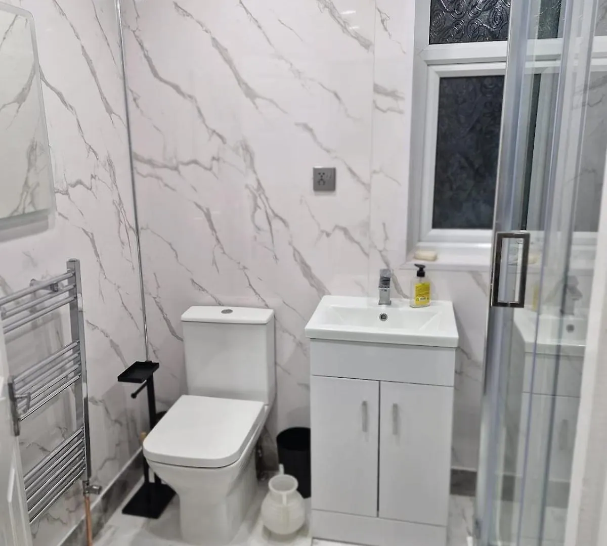 Spacious Three Bed-Room House With Free Parking Nottingham 0*,  United Kingdom